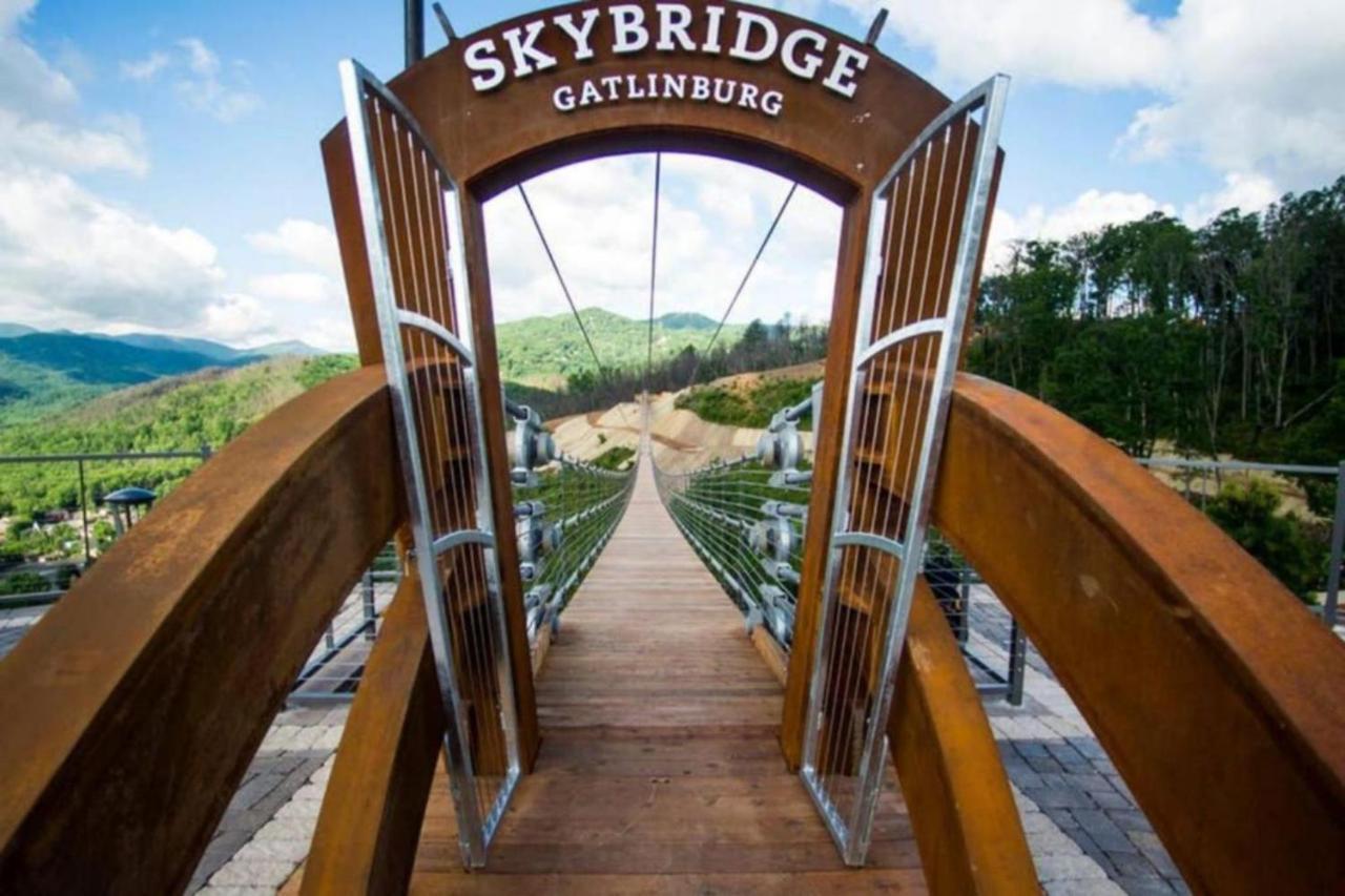 גטלינבורג Sky High Views!!-Peak Mountaintop-Outdoor Pool-Close To Downtown-Private Balcony-Wifi-Cable מראה חיצוני תמונה